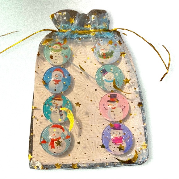 𝐒𝐞𝐭/𝟖 𝑯𝒂𝒏𝒅𝒎𝒂𝒅𝒆 𝐒𝐧𝐨𝐰𝐦𝐚𝐧 𝐌𝐚𝐠𝐧𝐞𝐭𝐬 𝐂𝐚𝐛𝐨𝐜𝐡𝐨𝐧𝐬. 🎁 - Picture 2 of 8